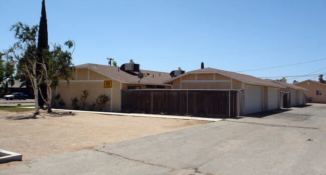 20280 Serrano Rd in Apple Valley, CA - Building Photo - Building Photo