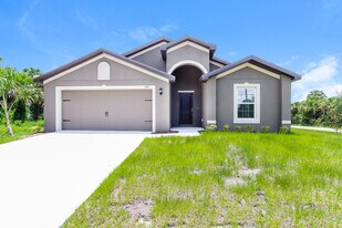 3399 Lakeland Ave in Palm Bay, FL - Building Photo