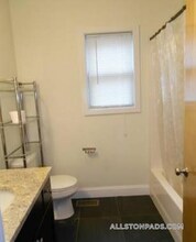 24 Ashford St, Unit 1 in Boston, MA - Foto de edificio - Building Photo