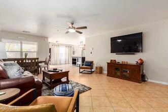 7500 E Deer Valley Rd in Scottsdale, AZ - Building Photo - Building Photo