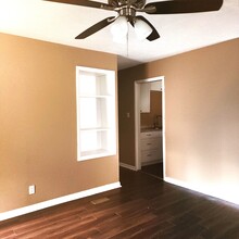 737 Matthews St in Lagrange, GA - Foto de edificio - Building Photo