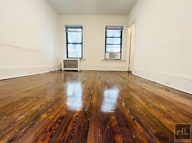 property at 159 E 55th St
