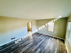 8702 Link Ave in St. Louis, MO - Building Photo - Building Photo