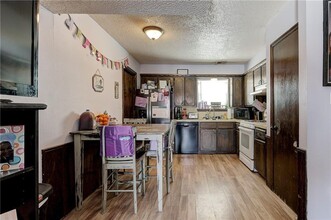 330 Overton Dr in Norman, OK - Building Photo - Building Photo