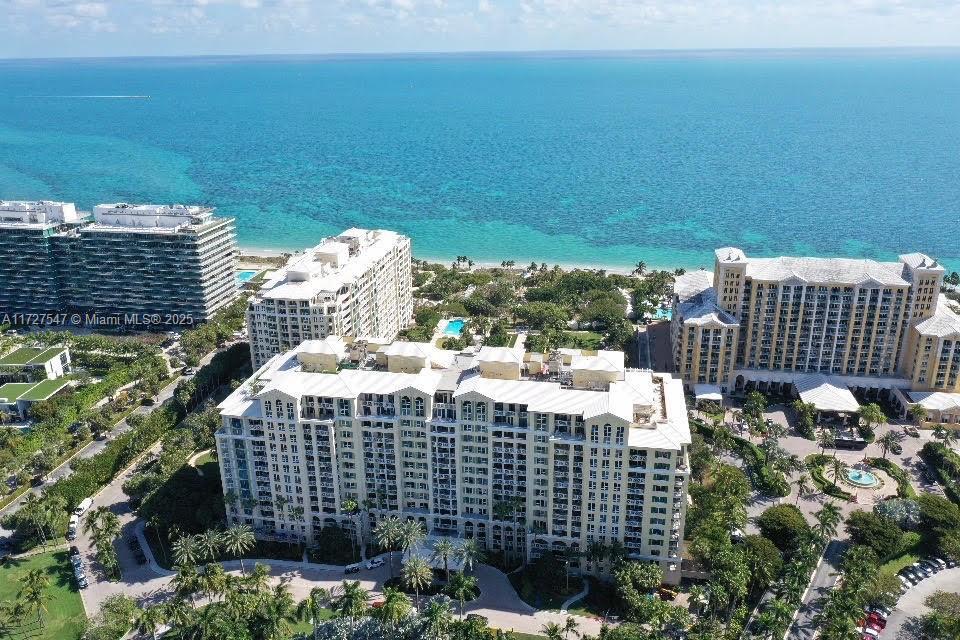 430 Grand Bay Dr in Key Biscayne, FL - Building Photo