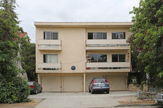 942 10th St in Santa Monica, CA - Building Photo - Primary Photo