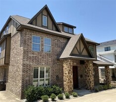 2724 Forest Park Blvd in Fort Worth, TX - Building Photo