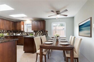 5402 Sheraton Oaks Dr in Houston, TX - Building Photo - Building Photo