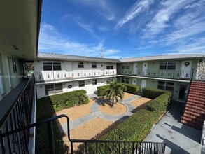 6451 W Flagler St in Miami, FL - Building Photo - Building Photo