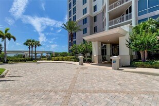 331 Cleveland St in Clearwater, FL - Building Photo