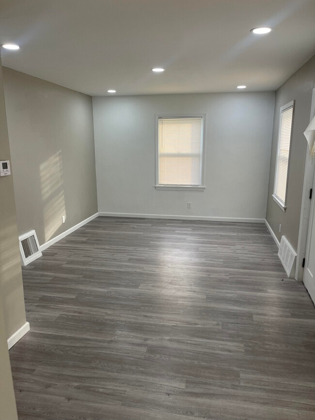 869 Seward Ave in Akron, OH - Building Photo - Building Photo