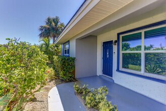 140 Date Palm Dr in West Palm Beach, FL - Building Photo - Building Photo
