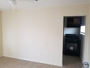 702 Adams Ave in El Centro, CA - Building Photo - Building Photo