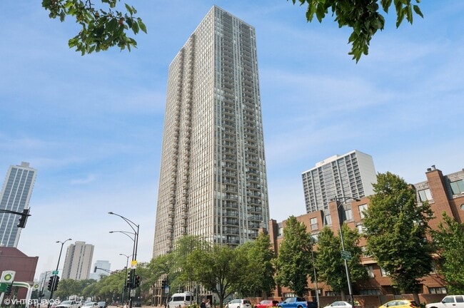 1660 N La Salle Dr in Chicago, IL - Building Photo - Building Photo