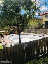 8600 SW 109th Ave in Miami, FL - Building Photo - Building Photo