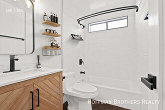 14110 Yukon Ave in Hawthorne, CA - Building Photo - Building Photo