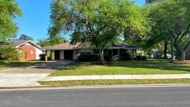 403 Parkwood Dr in West Monroe, LA - Building Photo - Building Photo