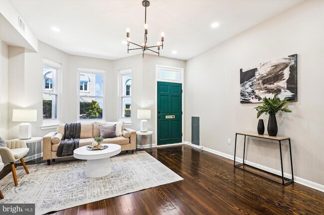 617 Elliott St NE in Washington, DC - Foto de edificio - Building Photo