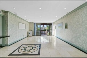 7742 Redlands St in Los Angeles, CA - Building Photo