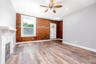 3909 Wyoming St, Unit 3911 #A in St. Louis, MO - Building Photo - Building Photo