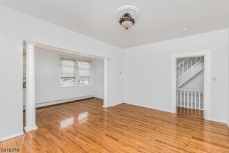 57 Clinton Pl in East Rutherford, NJ - Building Photo - Building Photo