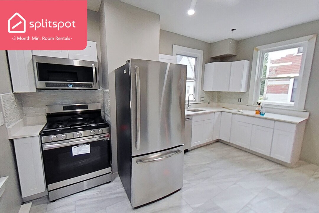 21 Montrose St Photo