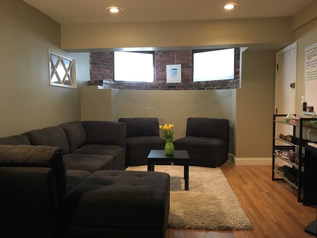 1895 Beacon St, Unit 4