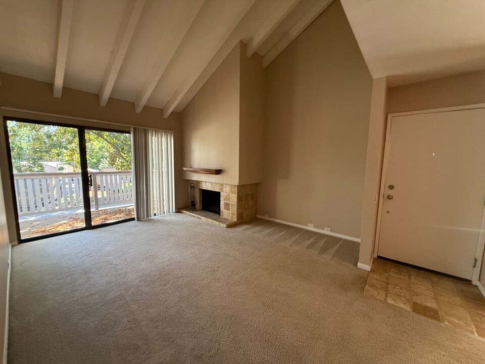 508 Woodside Oaks in Sacramento, CA - Building Photo