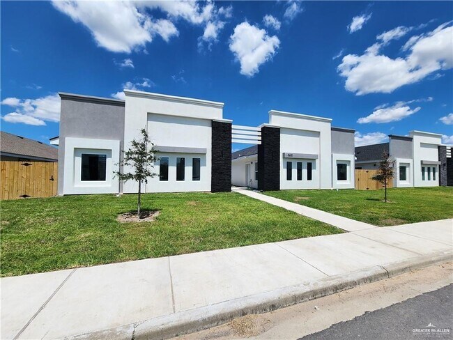 3600 Frio Ave in McAllen, TX - Building Photo - Building Photo