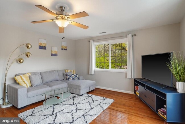 1401 N Van Dorn St