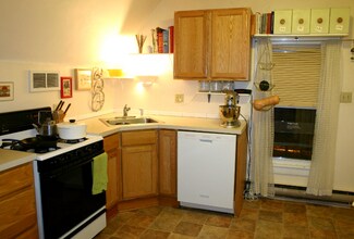 1046 Jenifer St, Unit 3 in Madison, WI - Building Photo - Building Photo