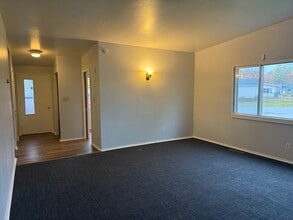 81 Parkside Dr in Kincheloe, MI - Building Photo - Building Photo