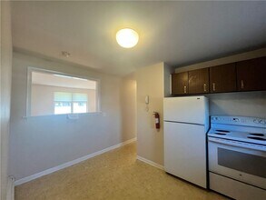 70 Carroll Ave in Newport, RI - Building Photo - Building Photo