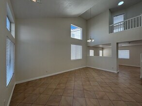 5109 Meadow Rock Ave in Las Vegas, NV - Building Photo - Building Photo