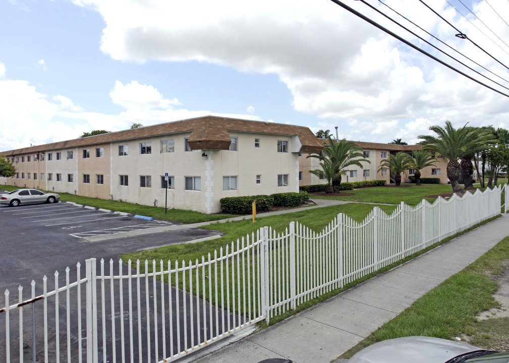 Coral Gardens in Homestead, FL - Building Photo