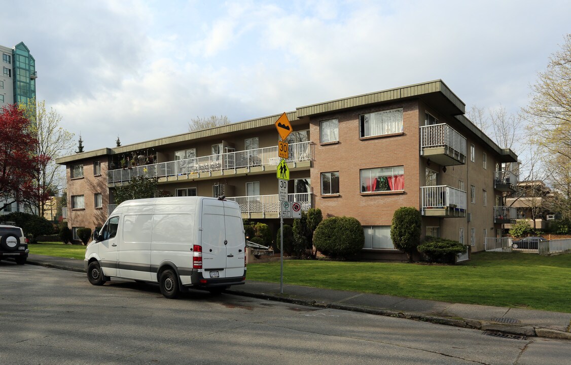 1107 W 14th Ave in Vancouver, BC - Building Photo