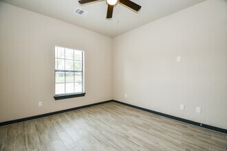 7802 Dandy St in Houston, TX - Building Photo - Building Photo