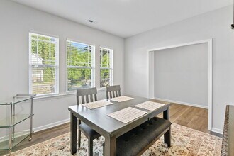 482 Olivia Crossing Ct in Four Oaks, NC - Foto de edificio - Building Photo