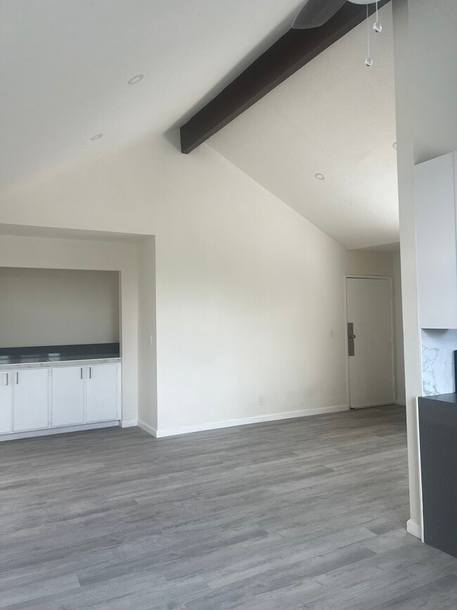 3250 Andrita St in Los Angeles, CA - Foto de edificio - Building Photo