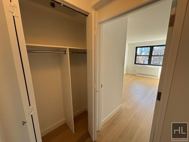 East 39th Street in New York, NY - Building Photo - Building Photo