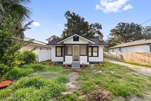 8705 N 13th St in Tampa, FL - Building Photo