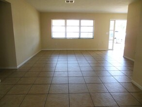 2472 Evergreen Ave in Deltona, FL - Building Photo - Building Photo