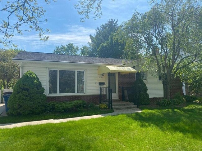 2160 Georgetown Blvd in Ann Arbor, MI - Building Photo - Building Photo