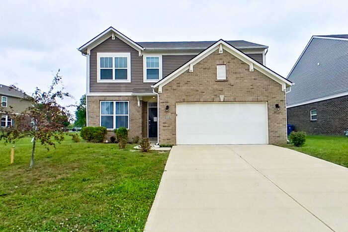 10324 Pintail Ln in Indianapolis, IN - Building Photo