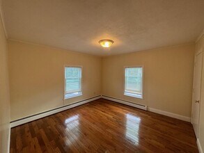 213 Beacon St, Unit 4 in Somerville, MA - Building Photo - Building Photo