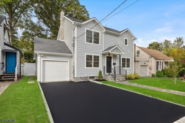 355 Rea Ave in Hawthorne, NJ - Building Photo - Building Photo