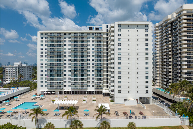 Arlen Beach in Miami, FL - Building Photo - Building Photo