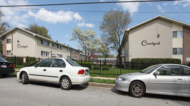 Courtyard Apartments in Baltimore, MD - Building Photo - Building Photo