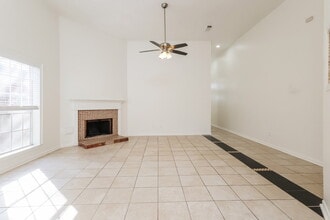 1729 Fay Dr in Conroe, TX - Building Photo - Building Photo