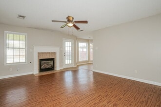 1118 Greenwich Dr in Hernando, MS - Foto de edificio - Building Photo